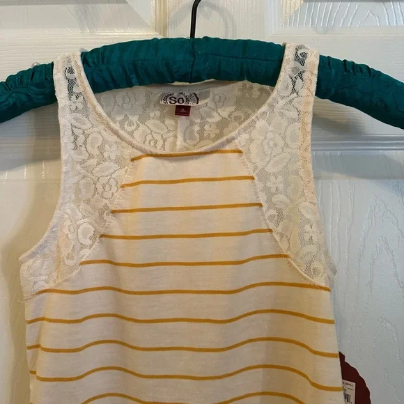 Striped lace back tank - Picture 2 of 8